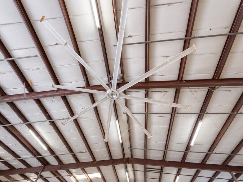 More Photos Of 10110 Palafox Hwy N, Pensacola Warehouse For Sale