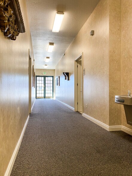 More Photos Of 327 W Gordon Ave, Layton Office For Lease