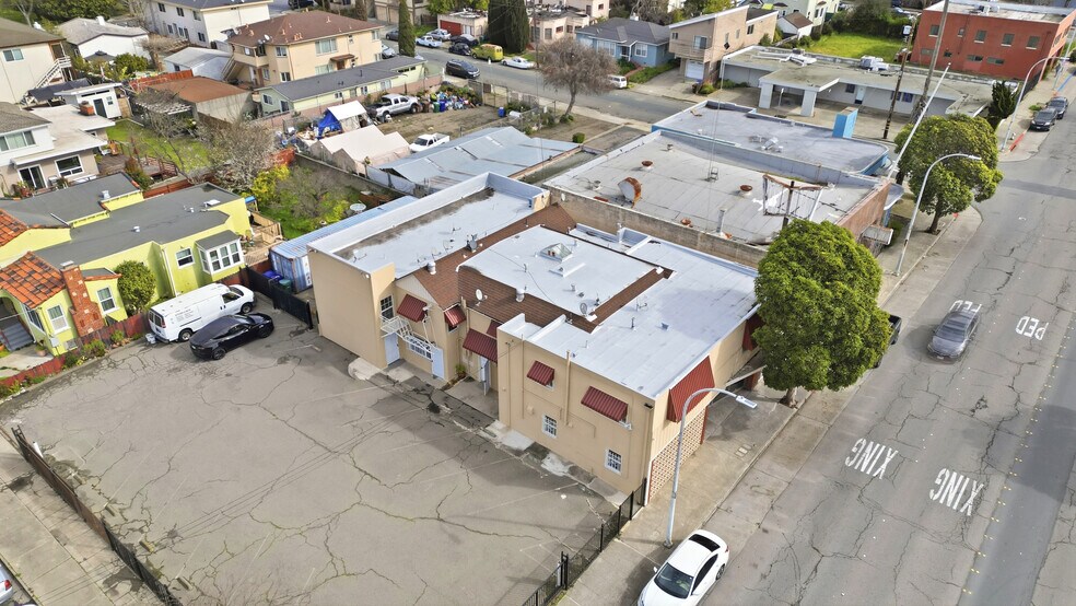 More Photos Of 2809-2815 Macdonald Ave, Richmond Office For Sale