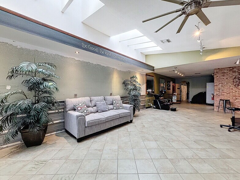 More Photos Of 13414 US Highway 19, Hudson Showroom For Lease