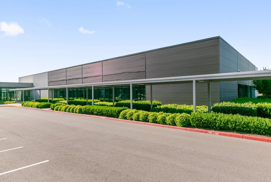 More Photos Of 18105 SE Mill Plain Blvd, Vancouver Showroom For Lease