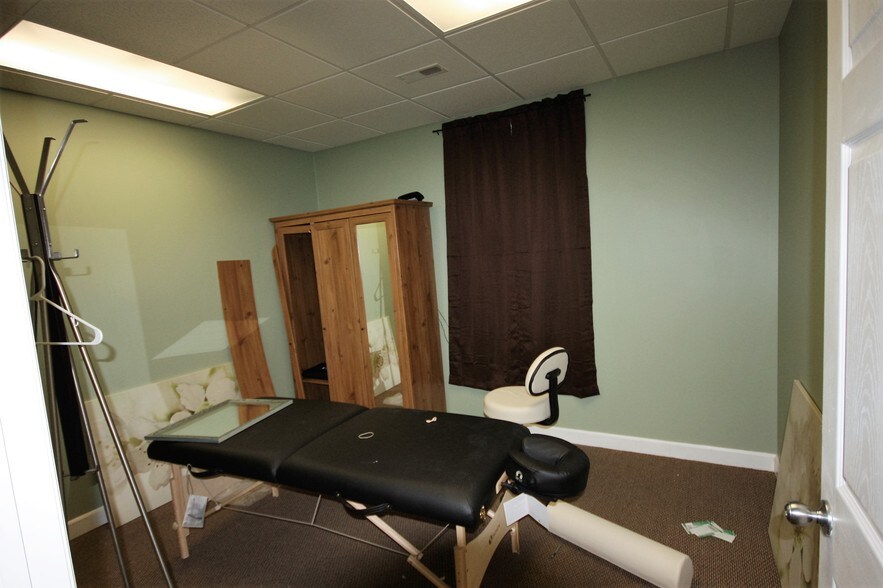 More Photos Of 91 Gleneida Ave, Carmel Office For Sale