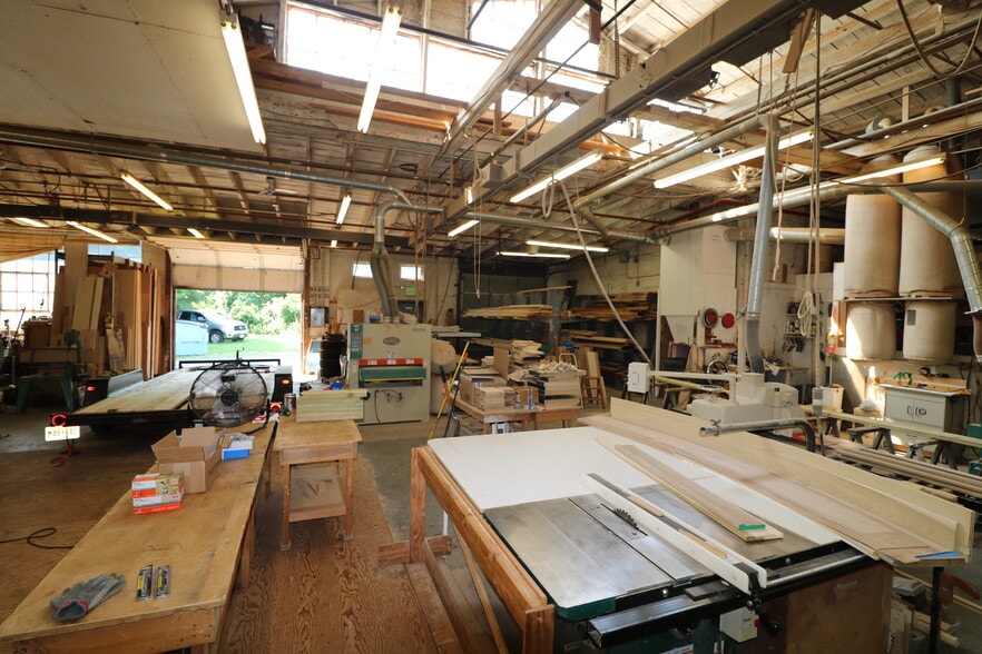 More Photos Of 703 Van Rossum Ave, Beverly Industrial For Sale