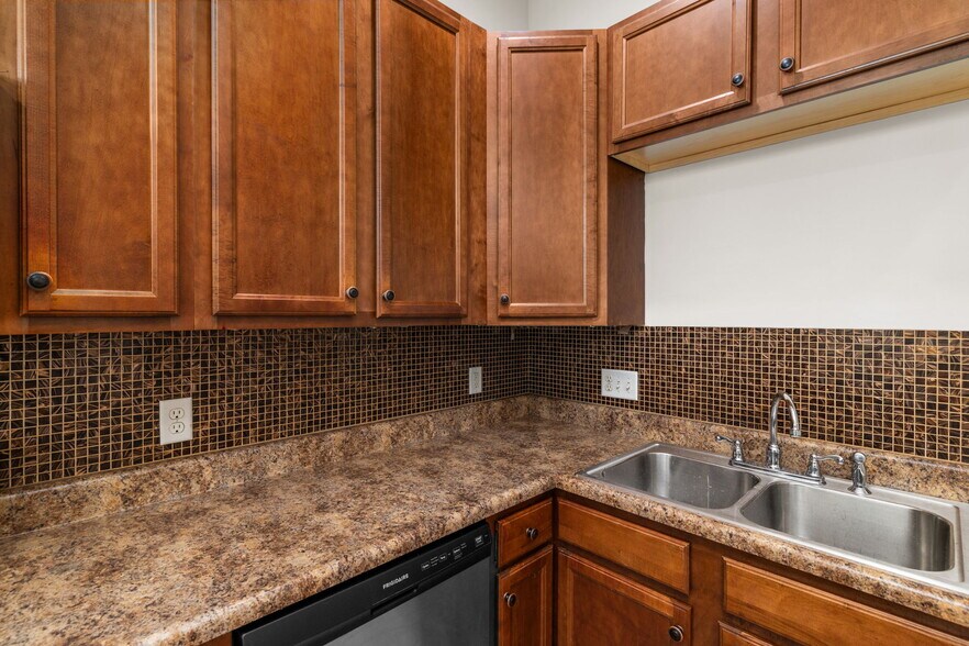 More Photos Of 3259 Minnesota Ave, Saint Louis Multifamily For Sale