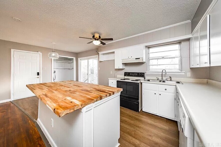 More Photos Of , North Little Rock Multifamily For Sale