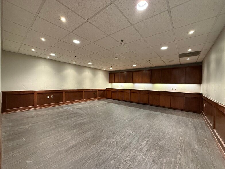 More Photos Of 4801 W University Dr, Denton Unknown For Lease