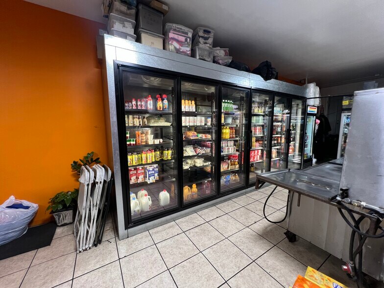 More Photos Of 4071 S Main St, Los Angeles Storefront Retail Residential For Sale