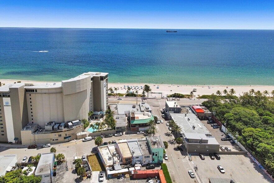More Photos Of 900 Sunrise Ln, Fort Lauderdale Bar For Lease