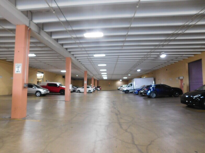 More Photos Of 3490 S Broadway, Los Angeles Warehouse For Lease