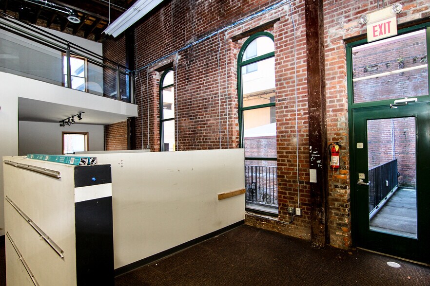 More Photos Of 1534 Main St, Columbia Medical For Lease