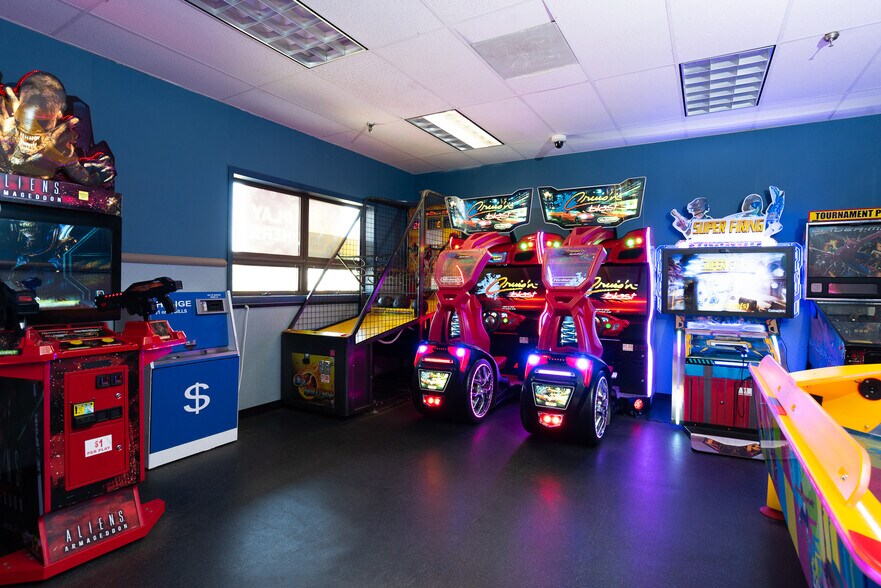 More Photos Of 83 Woodport Rd, Sparta Bowling Alley For Sale