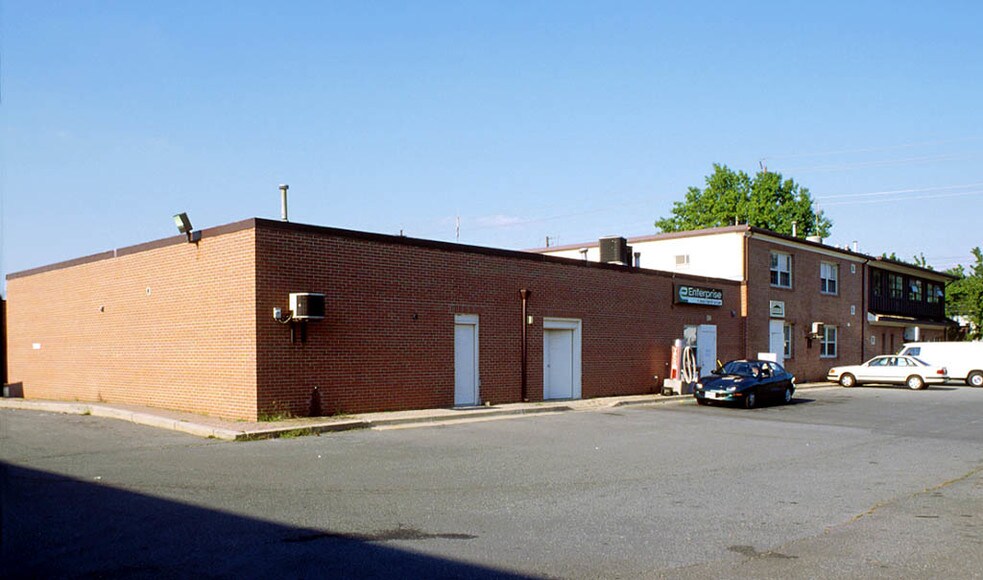 More Photos Of 326 N Stonestreet Ave, Rockville Flex For Lease