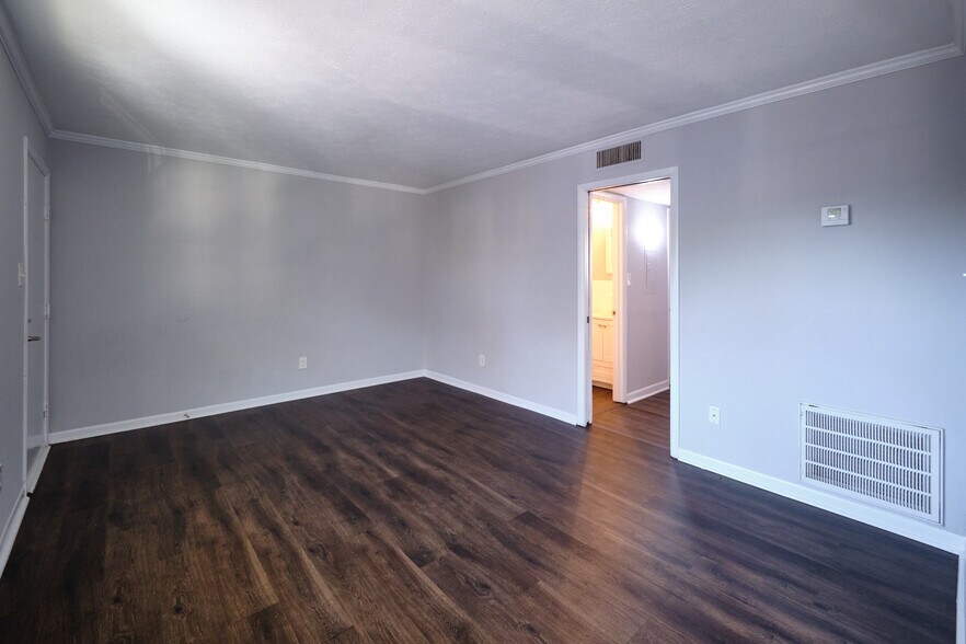 More Photos Of 609 E Inskip Dr, Knoxville Apartments For Sale