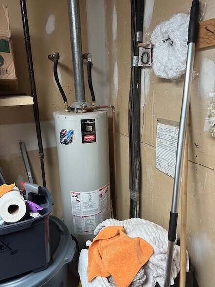 More Photos Of 3802 S Santa Fe Ave, Chanute Medical For Sale