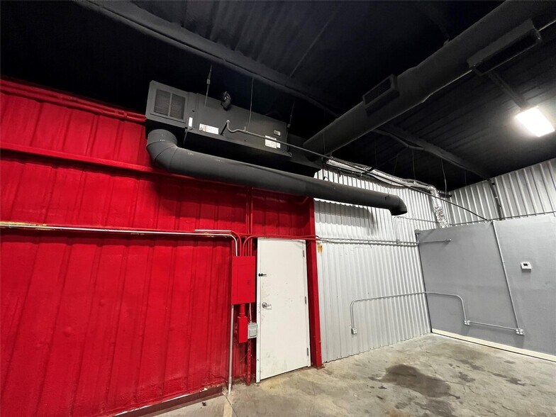 More Photos Of 3381 Acton School Rd, Granbury Warehouse For Lease