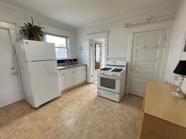 More Photos Of 2200 E Michigan Ave, Lansing Coworking Space