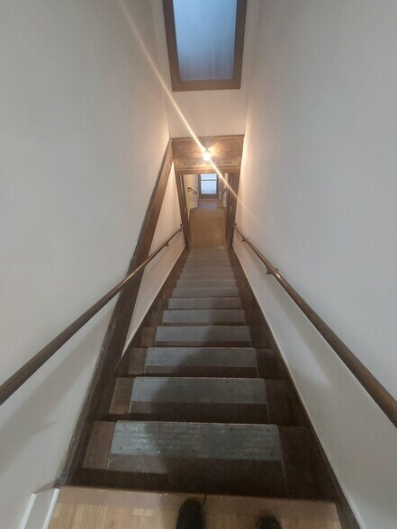 More Photos Of 207-211 E Main St, Watertown Office For Lease