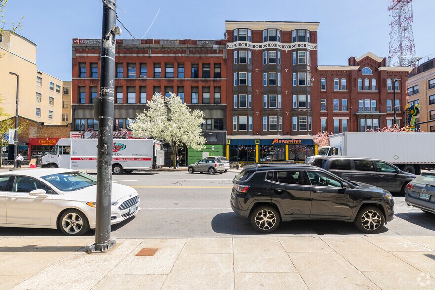 More Photos Of 1037-1045 Elm St, Manchester Office For Lease