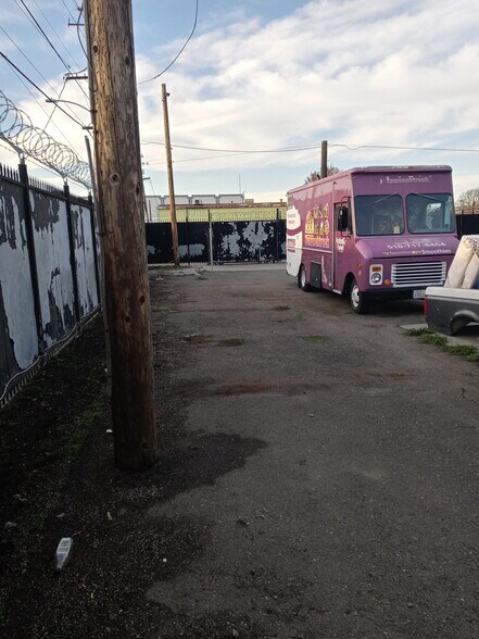 More Photos Of 801 100th Ave, Oakland Warehouse For Sale