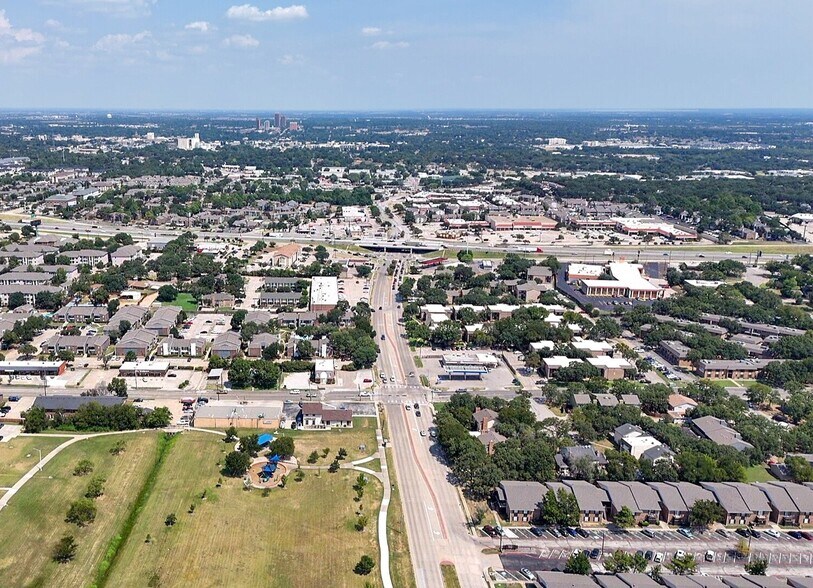 More Photos Of 638 Londonderry Ln, Denton Medical For Lease