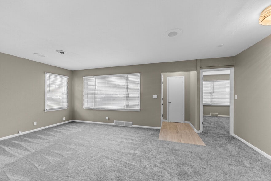 More Photos Of 2951 N 70th St, Lincoln Office For Sale
