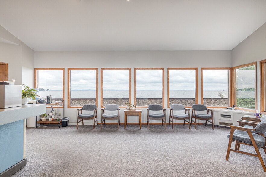 More Photos Of 1650 S Main St, Oshkosh Office For Sale