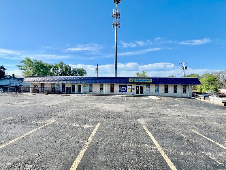 More Photos Of 4545 N Brighton Ave, Kansas City Bar For Sale