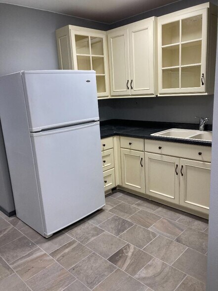More Photos Of 1607 Lake Ave, Storm Lake Medical For Sale