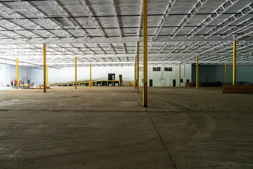 More Photos Of 144 Water st, Old Fort Warehouse For Lease