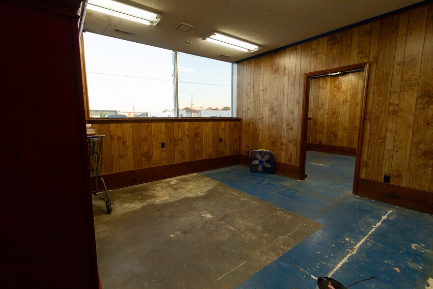 More Photos Of 512 Tift Ave S, Tifton Freestanding For Sale