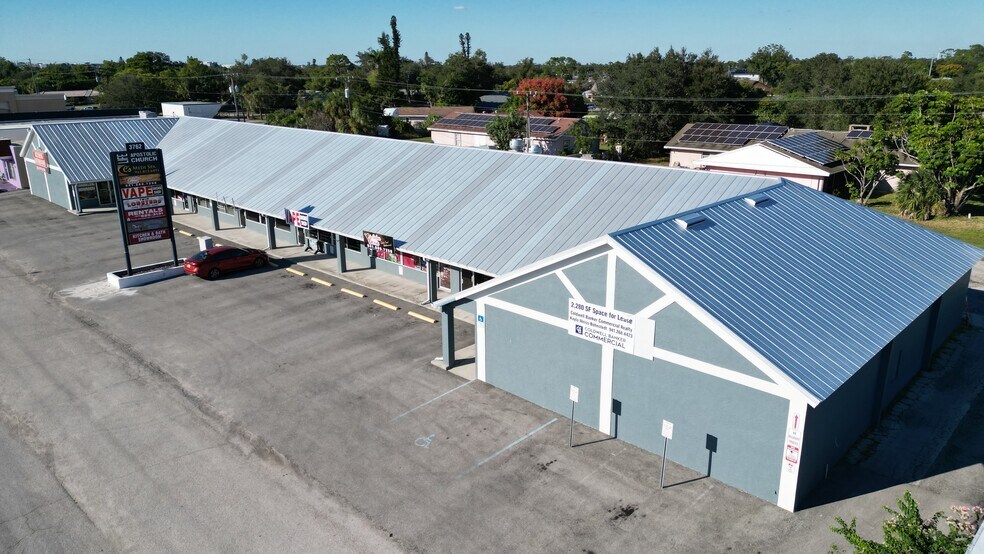 More Photos Of 3762 Tamiami Trl, Port Charlotte Freestanding For Lease