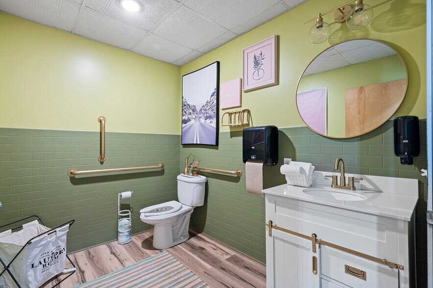 More Photos Of 102 State St N, Waseca Office For Sale