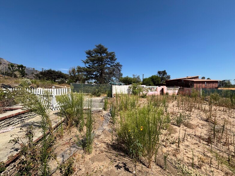 More Photos Of 298 E Poppyfields Dr, Altadena Land For Sale