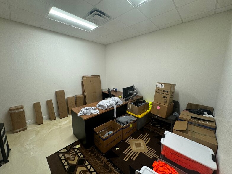 More Photos Of 7405 28th Street Ct E, Sarasota Warehouse For Lease