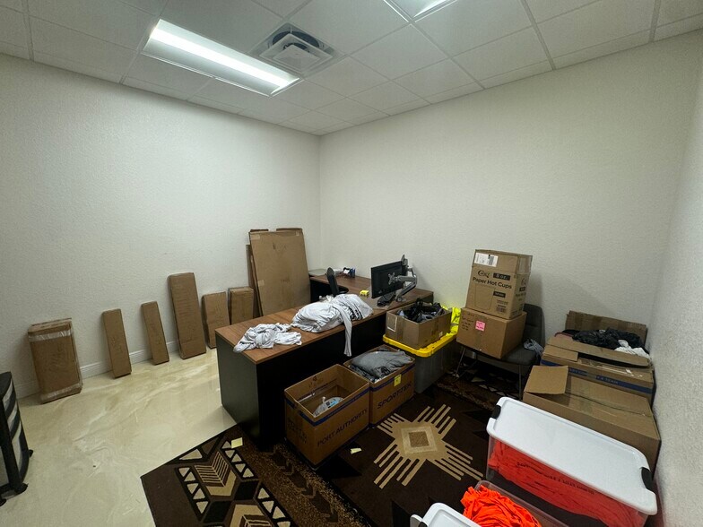 More Photos Of 7405 28th Street Ct E, Sarasota Warehouse For Lease