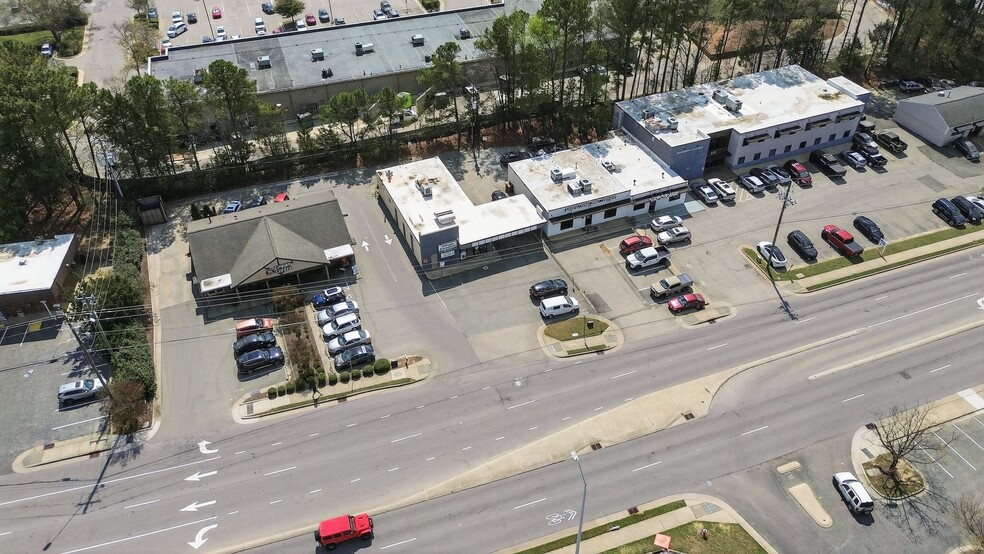 More Photos Of 113 SW Maynard Rd, Cary Freestanding For Lease