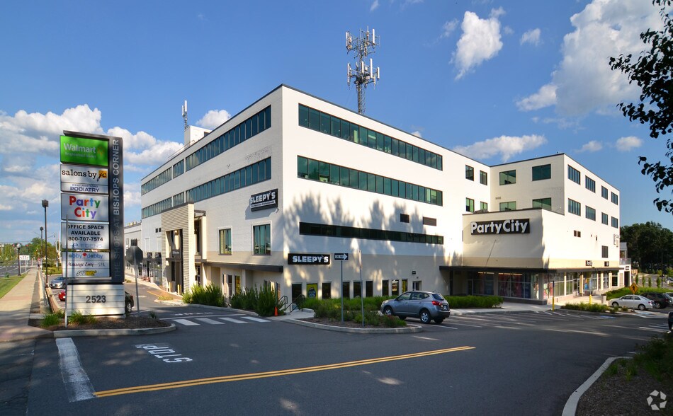 More Photos Of 333 N Main St, West Hartford Unknown For Lease