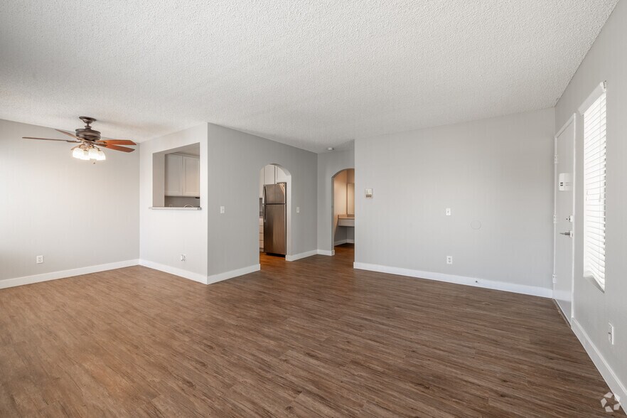 More Photos Of 1318 N Mansfield Ave, Los Angeles Apartments For Sale