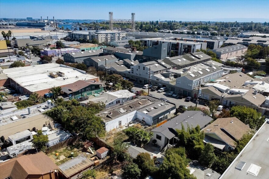 More Photos Of 2928-2930 Chapman St, Oakland Warehouse For Sale
