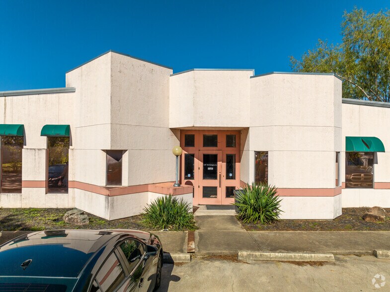 More Photos Of 4930 Allen Genoa Rd, Pasadena Unknown For Lease