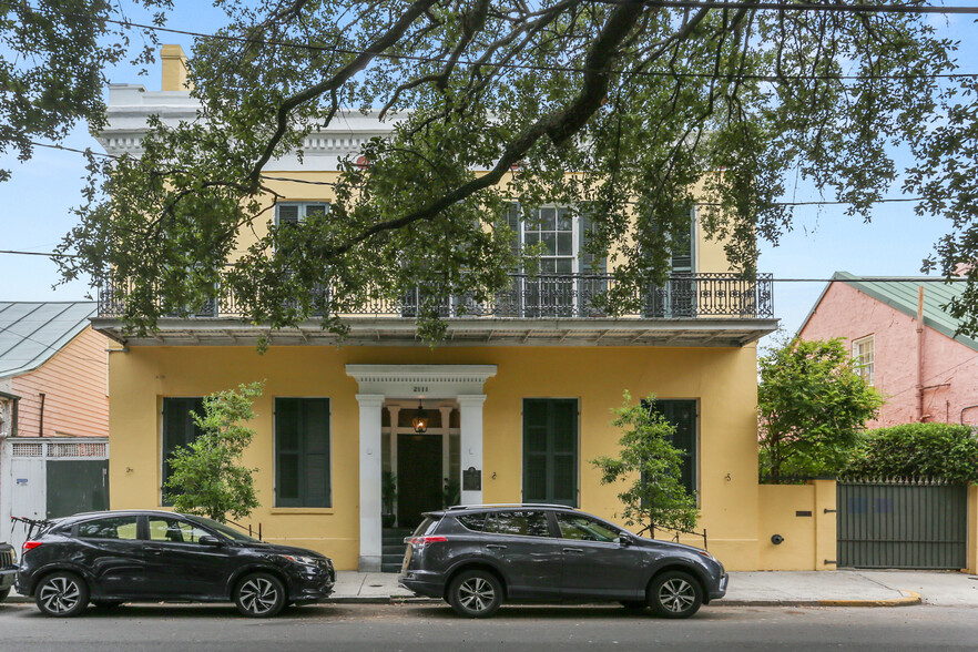 Primary Photo Of 2111 Dauphine St, New Orleans Hotel For Sale