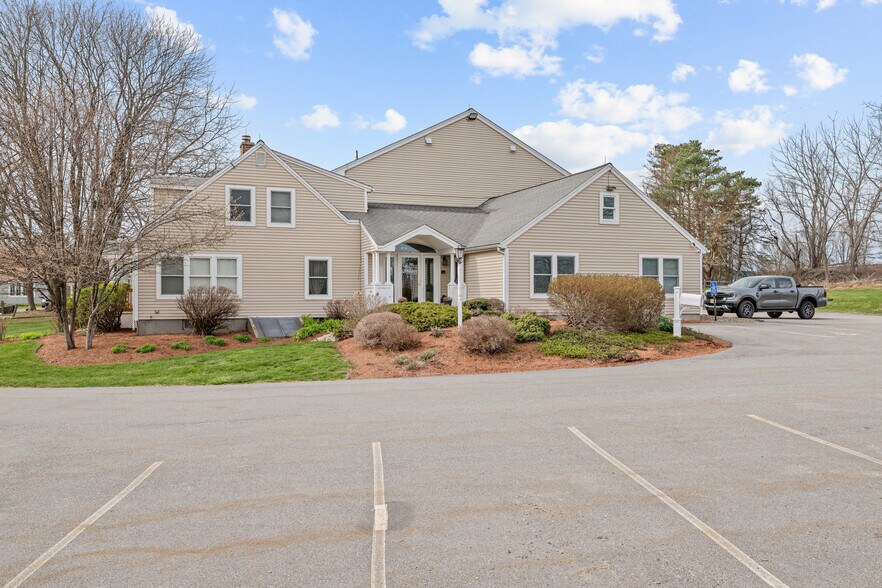 More Photos Of 385 South St, Shrewsbury Office For Sale