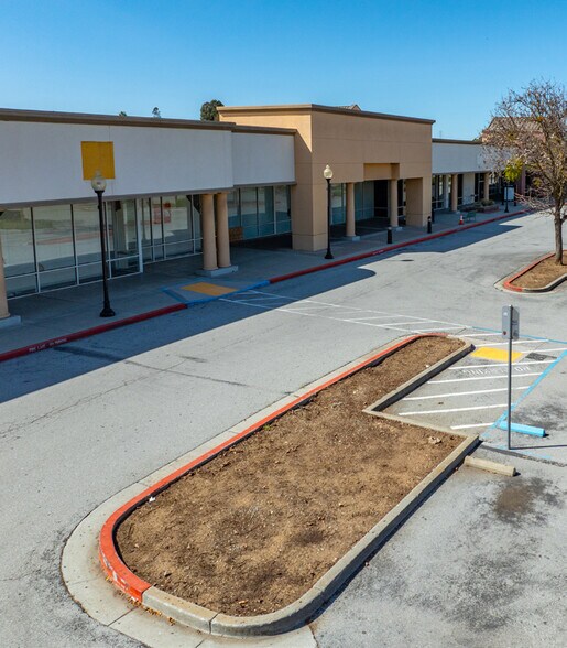 More Photos Of 8555 San Ysidro Ave, Gilroy Storefront For Lease