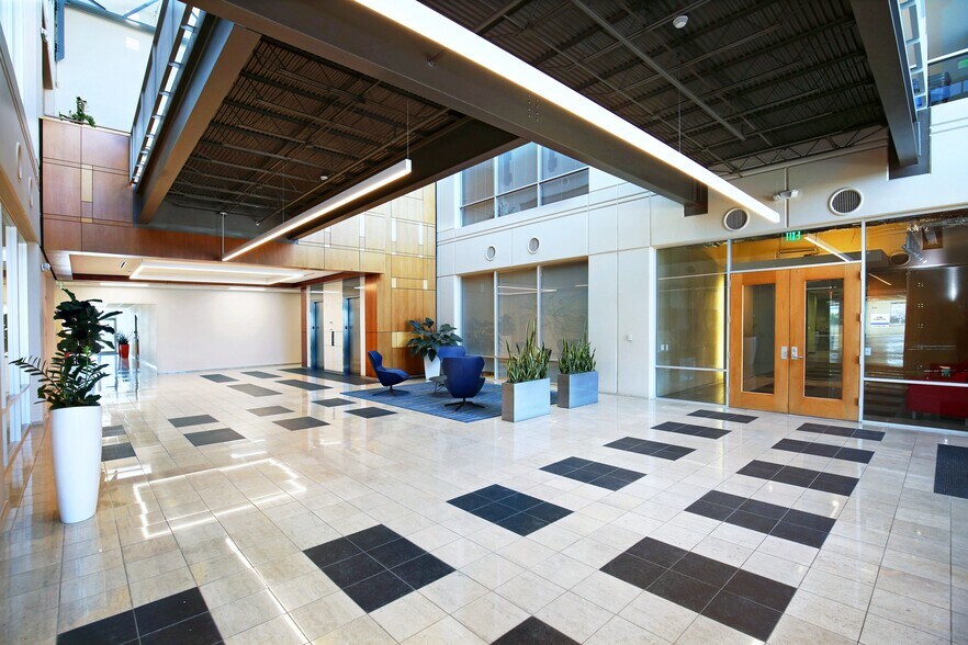 More Photos Of 7979 N Belt Line Rd, Irving Unknown For Lease