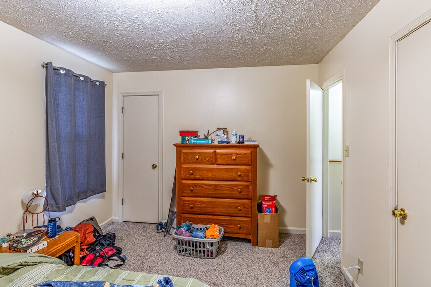 More Photos Of 291 Dunbar Cave Rd, Clarksville Multifamily For Sale