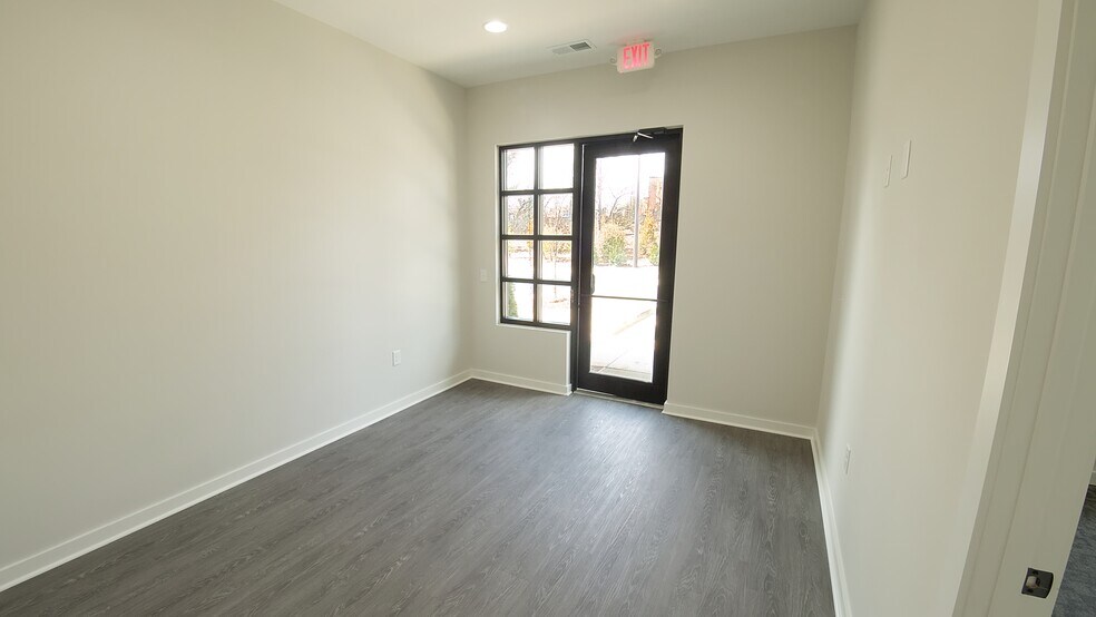 More Photos Of 1740 Grassland Pky, Alpharetta Office For Lease