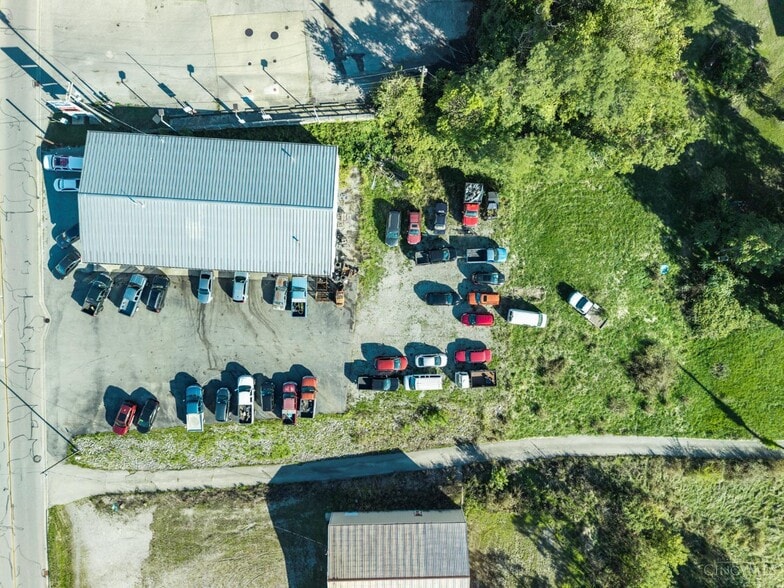 Primary Photo Of 487 E Main St, Hillsboro Flex For Sale