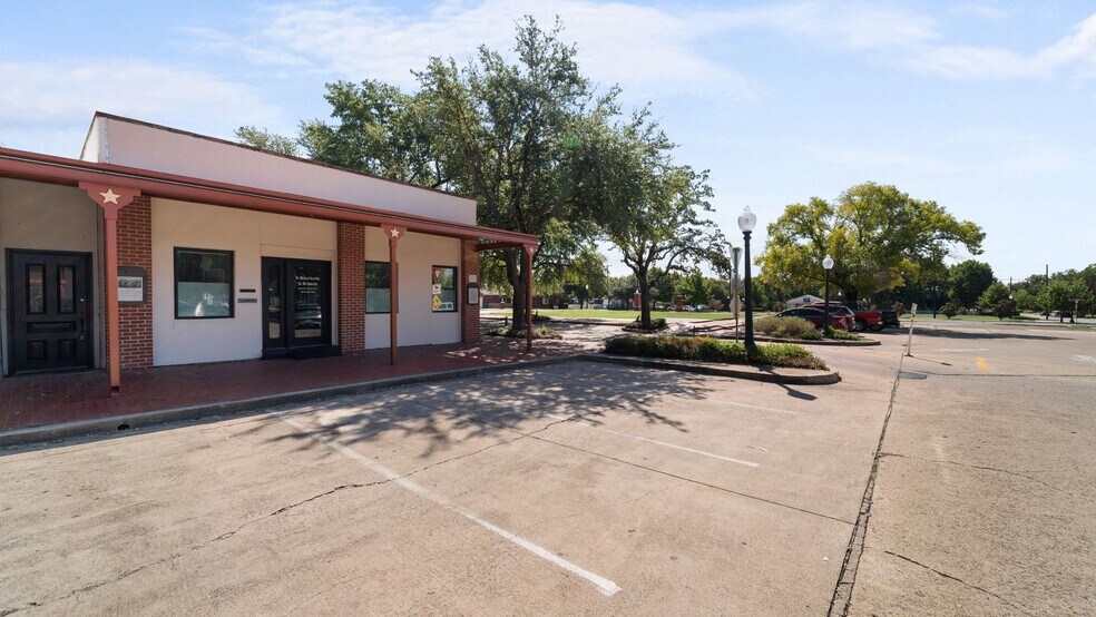 More Photos Of 189 Historic Town Sq, Lancaster Medical For Sale