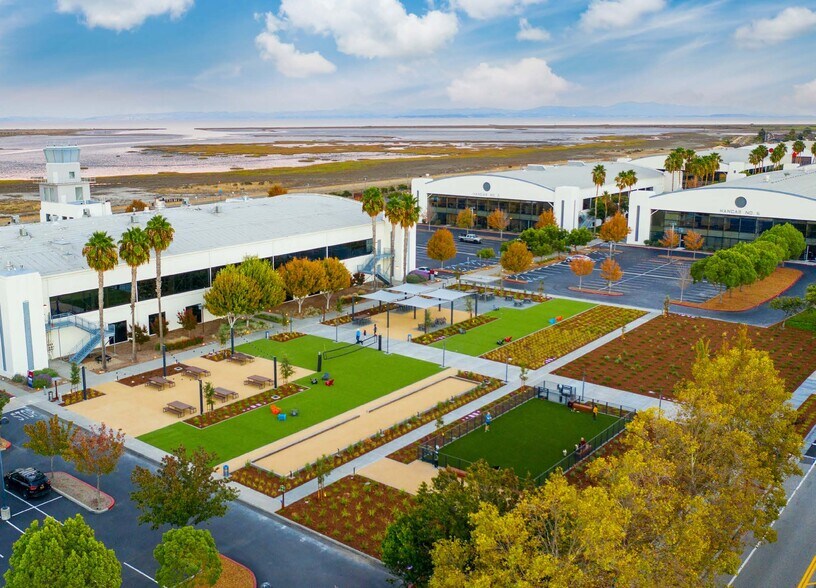 More Photos Of 2-10 Hamilton Lndg, Novato Unknown For Lease