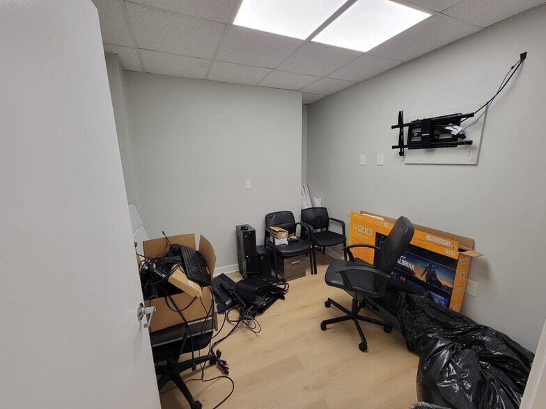 More Photos Of 1250 E Hallandale Beach Blvd, Hallandale Beach Office For Lease
